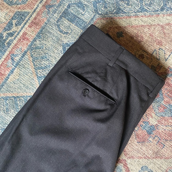 Brooks Brother’s Two Piece Suit - Dark Gray 100% Wool. - Picture 10 of 11